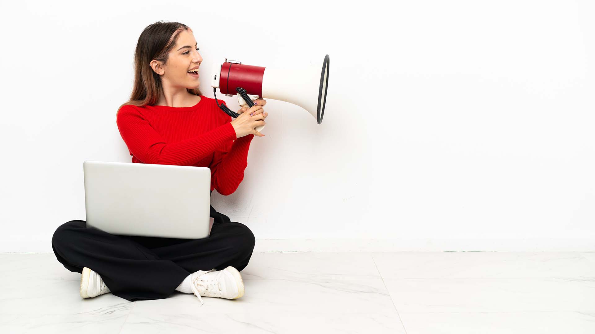 Beskriv om och hur en kurs kan göras tillgänglig utanför systemet för exempelvis en nyanställd som inte har börjat än.